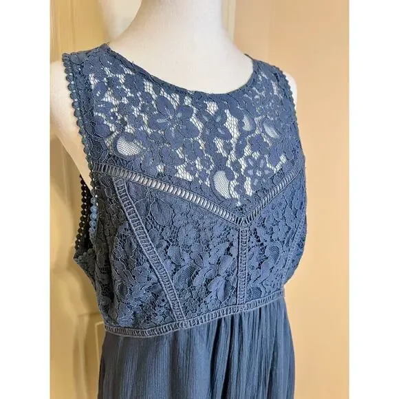 Abercrombie Lace and Chiffon Dress NWT Knee Length Dusty Blue Size Large - Picture 2 of 10